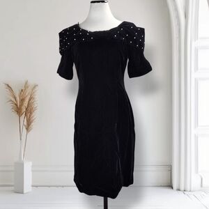 Vintage 60s Cocktail Black Dress Size 10 Velvet Sheath Faux Pearl Bow Collar